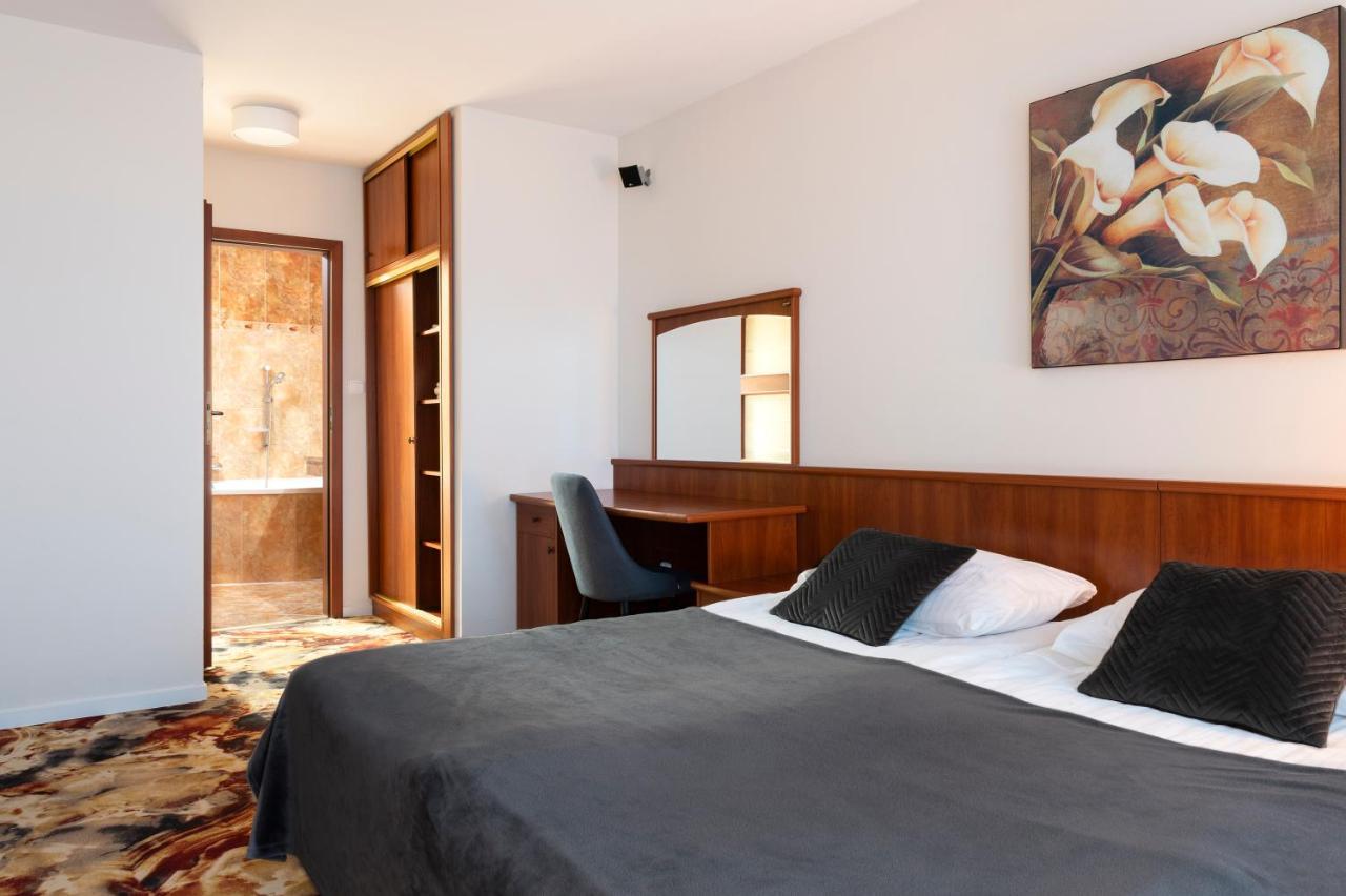 Anker Apartment โควอบเซก ภายนอก รูปภาพ