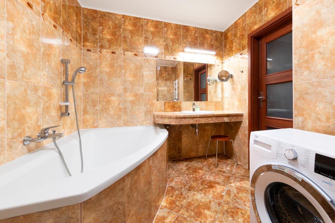 Anker Apartment โควอบเซก ภายนอก รูปภาพ