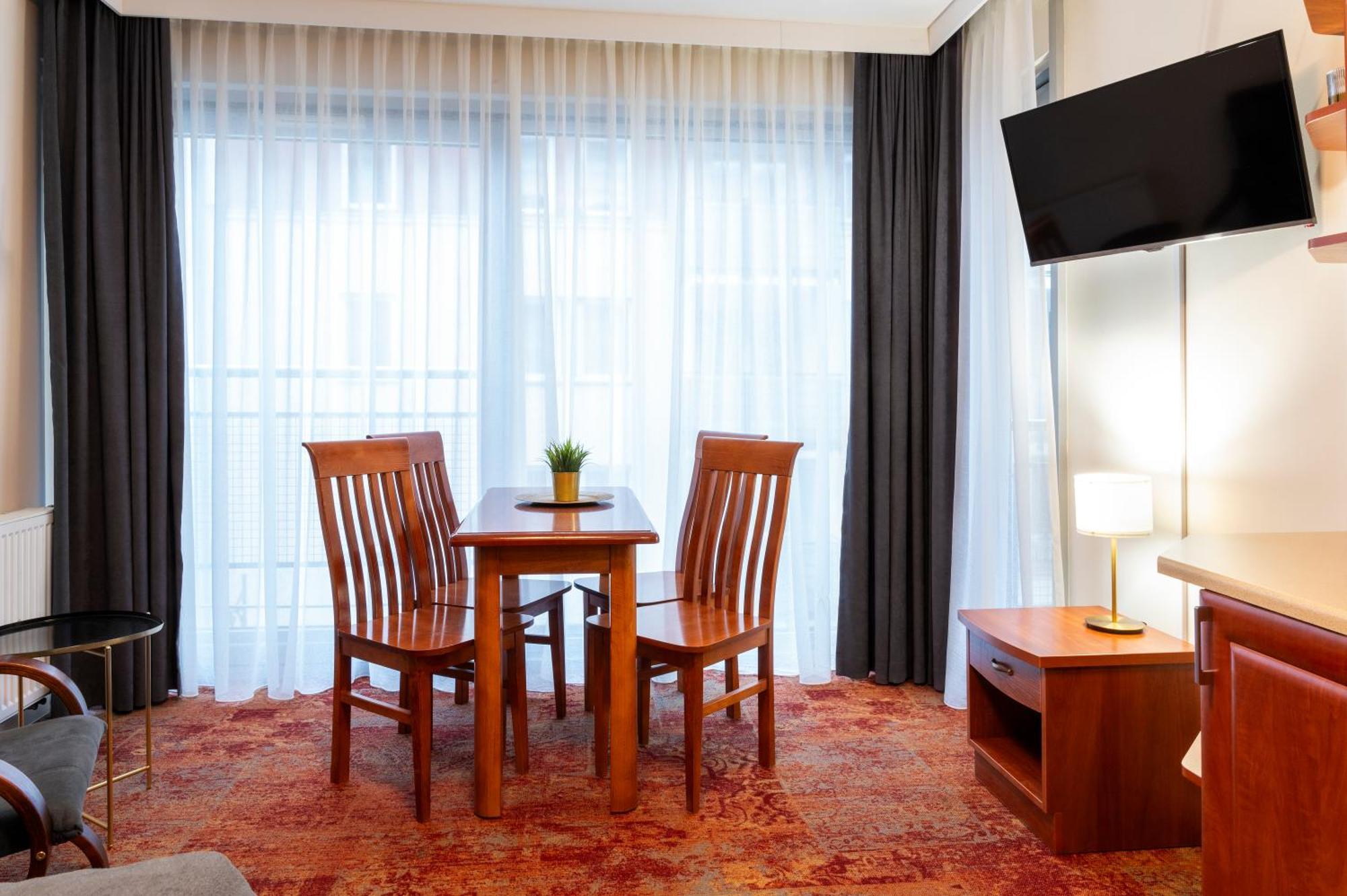 Anker Apartment โควอบเซก ภายนอก รูปภาพ